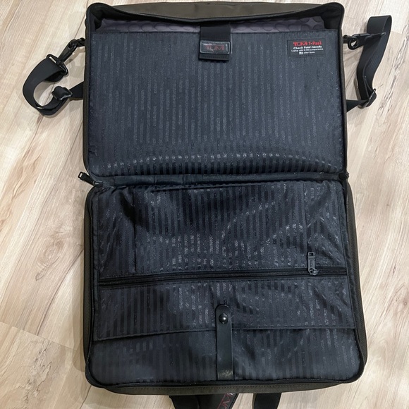 Tumi Alpha Expandable Organizer Laptop Briefcase Messenger Bag - Picture 5 of 13